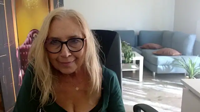 sofia xkiss online show from 9, 9, 2025