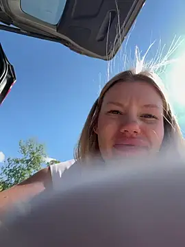 justmila online show from 18, 4, 2026