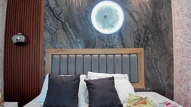 BellaPeers  online show from 15, 10, 2025