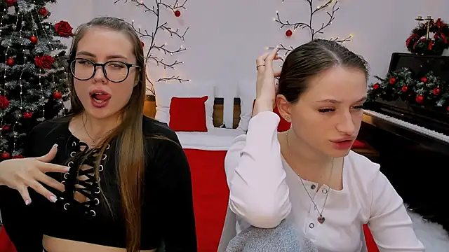 Snapshot of queenofjoyy chatting on 15, 12, 2024 queenofjoyy online show from 15, 12, 2024