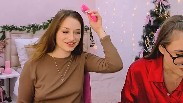 Snapshot of queenofjoyy chatting on 19, 12, 2024 queenofjoyy online show from 19, 12, 2024