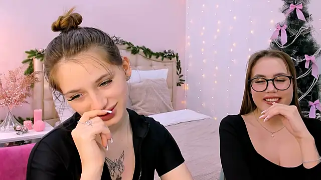 Snapshot of queenofjoyy chatting on 21, 12, 2024 queenofjoyy online show from 21, 12, 2024