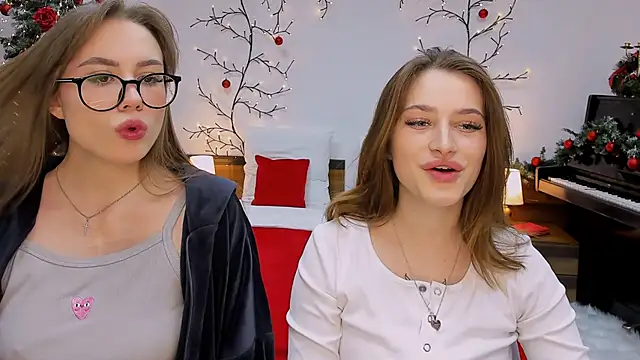 Snapshot of queenofjoyy chatting on 20, 12, 2024 queenofjoyy online show from 20, 12, 2024