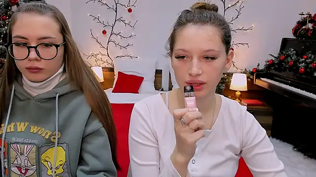 Snapshot of queenofjoyy chatting on 15, 12, 2024 queenofjoyy online show from 15, 12, 2024