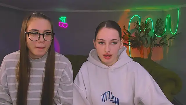 Snapshot of queenofjoyy chatting on 3, 12, 2024 queenofjoyy online show from 3, 12, 2024