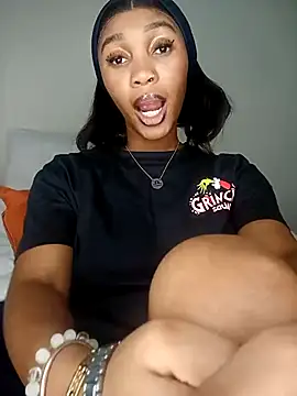 Shria107 online show from 4, 12, 2025