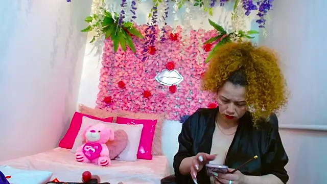 BLONDE SEXYHOT online show from 11, 10, 2025