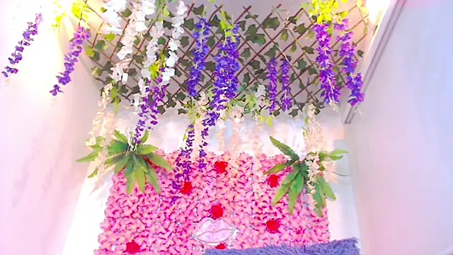 BLONDE SEXYHOT online show from 28, 11, 2025