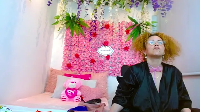 BLONDE SEXYHOT online show from 9, 10, 2025