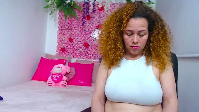 BLONDE SEXYHOT online show from 18, 10, 2025