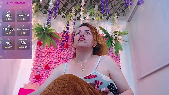 BLONDE SEXYHOT online show from 10, 2, 2026