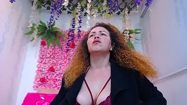 BLONDE SEXYHOT online show from 16, 4, 2026