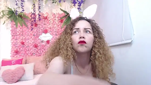 BLONDE SEXYHOT online show from 3, 10, 2025