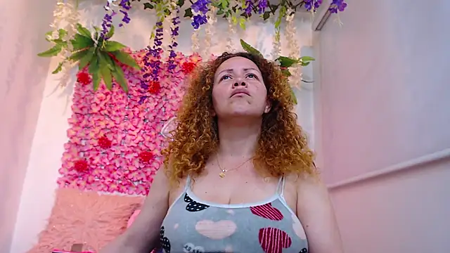 BLONDE SEXYHOT online show from 21, 12, 2025