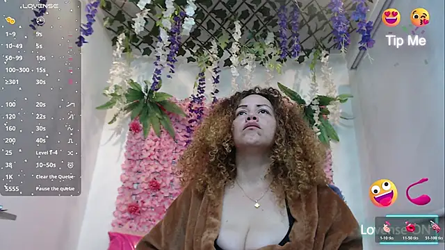 BLONDE SEXYHOT online show from 10, 1, 2026