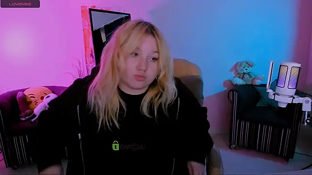 juli kisss online show from 14, 10, 2025