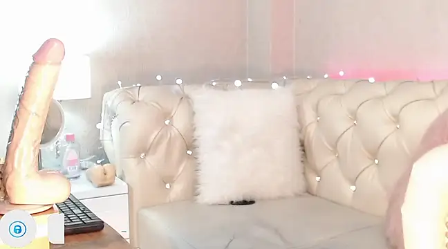 Snapshot of Barbie_Fox chatting on 10, 3, 2025 Barbie Fox online show from 10, 3, 2025