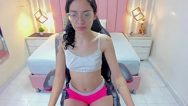 Snapshot of MAILYLOVE1 chatting on 26, 11, 2025 MAILYLOVE1 online show from 26, 11, 2025