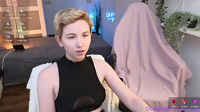 velvetvalkyries online show from 4, 3, 2025