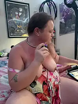 Snapshot of HeatherLynn chatting on 11, 2, 2025 HeatherLynn online show from 11, 2, 2025