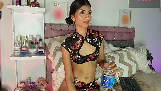 April Scarlett online show from 4, 10, 2025