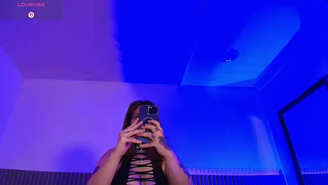 Snapshot of Iamvictoria06 chatting on 5, 2, 2026 Iamvictoria06 online show from 5, 2, 2026