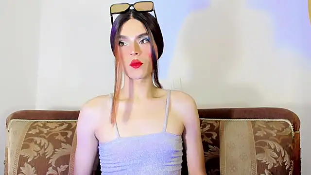 TatiGil online show from 4, 10, 2025