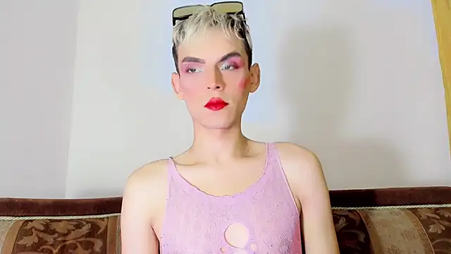 TatiGil online show from 12, 10, 2025