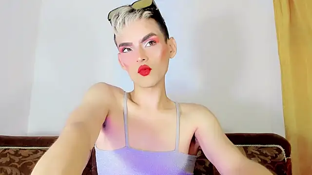 TatiGil online show from 11, 10, 2025