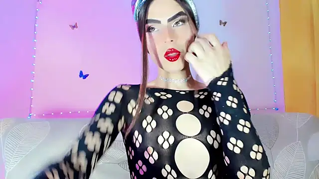 TatiGil online show from 4, 6, 2026