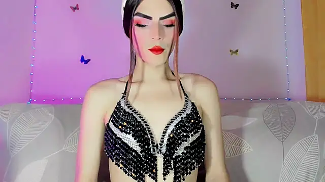 Snapshot of TatiGil chatting on 4, 7, 2026 TatiGil online show from 4, 7, 2026