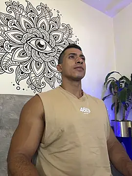 Snapshot of aaroncolombia chatting on 17, 11, 2025 aaroncolombia online show from 17, 11, 2025