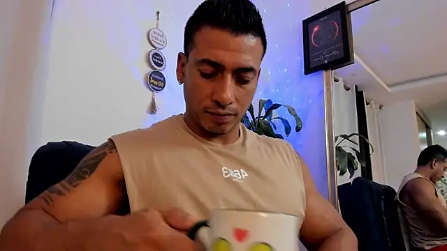 Snapshot of aaroncolombia chatting on 25, 9, 2025 aaroncolombia online show from 25, 9, 2025