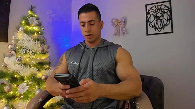 Snapshot of aaroncolombia chatting on 11, 12, 2024 aaroncolombia online show from 11, 12, 2024