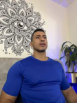 Snapshot of aaroncolombia chatting on 8, 11, 2025 aaroncolombia online show from 8, 11, 2025