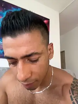 Snapshot of aaroncolombia chatting on 23, 11, 2025 aaroncolombia online show from 23, 11, 2025