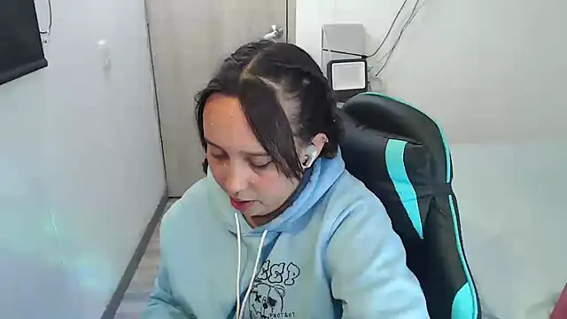 Skarlet Adams28 online show from 27, 11, 2025