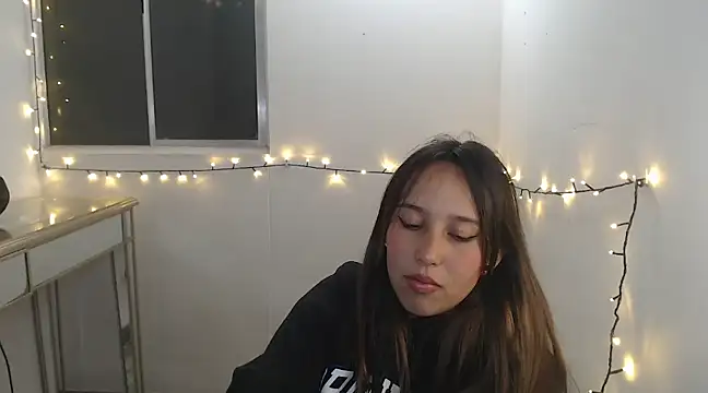 Skarlet Adams28 online show from 24, 1, 2025