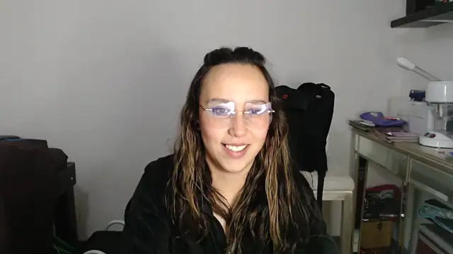 Skarlet Adams28 online show from 5, 3, 2025