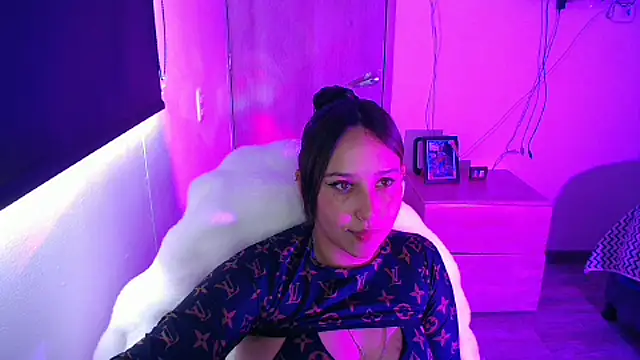 Skarlet Adams28 online show from 11, 9, 2025