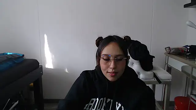 Skarlet Adams28 online show from 6, 2, 2025