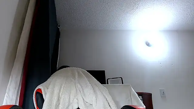 EmmyHorny  online show from 27, 4, 2026