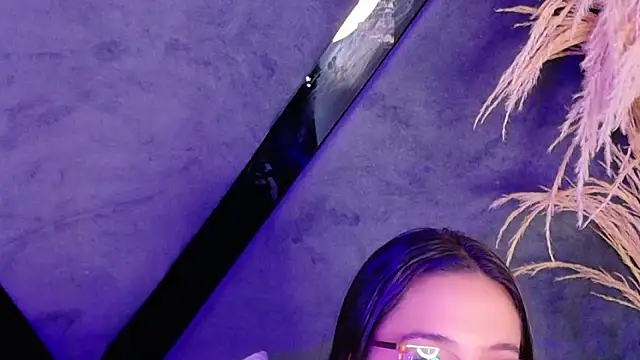 KylieWhite online show from 14, 9, 2025