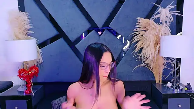 KylieWhite online show from 26, 9, 2025