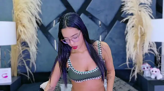 KylieWhite online show from 18, 3, 2025