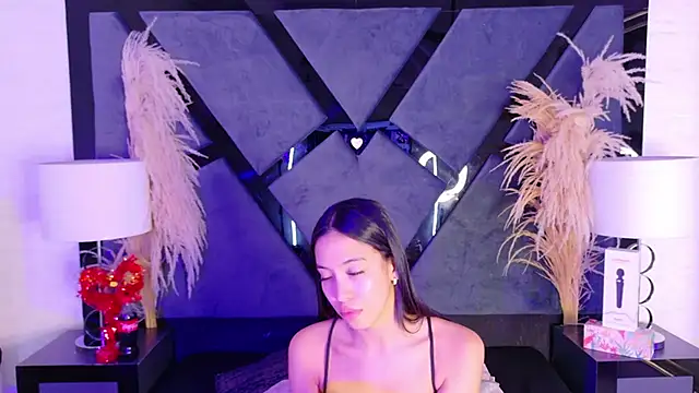 KylieWhite online show from 17, 9, 2025