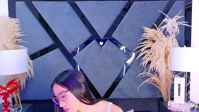 KylieWhite online show from 27, 9, 2025