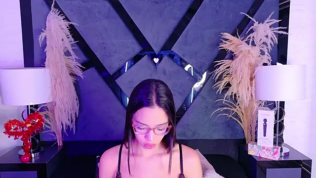 KylieWhite online show from 19, 9, 2025