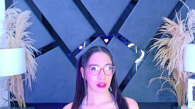 KylieWhite online show from 13, 10, 2025