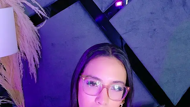 KylieWhite online show from 4, 10, 2025